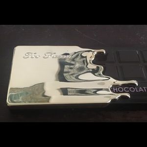 Too faced chocolate Golde